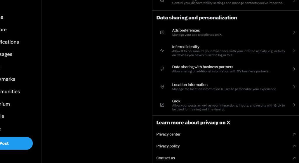 왼쪽 사이드바에 홈, 탐색, 알림, 메시지, Grok, 북마크, 커뮤니티, 프리미엄, 프로필 등에 대한 옵션이 표시된 소셜 미디어 플랫폼 설정 메뉴의 스크린샷입니다. 메인 패널에는 광고 환경설정, 유추된 신원, 비즈니스 파트너와의 데이터 공유, 위치 정보 및 Grok에 대한 옵션과 함께 데이터 공유 및 개인화 설정이 표시됩니다. 이러한 옵션 아래에는 개인정보 보호센터, 개인정보 처리방침, 문의처 등 X의 개인정보 보호에 대해 자세히 알아볼 수 있는 링크가 있습니다.