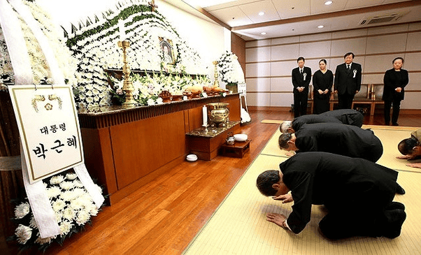 A traditional Korean Funeral Customs