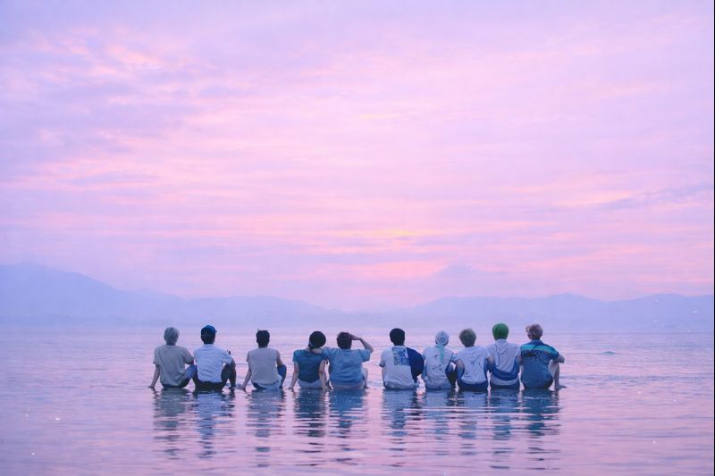 xikers members on the back view on album